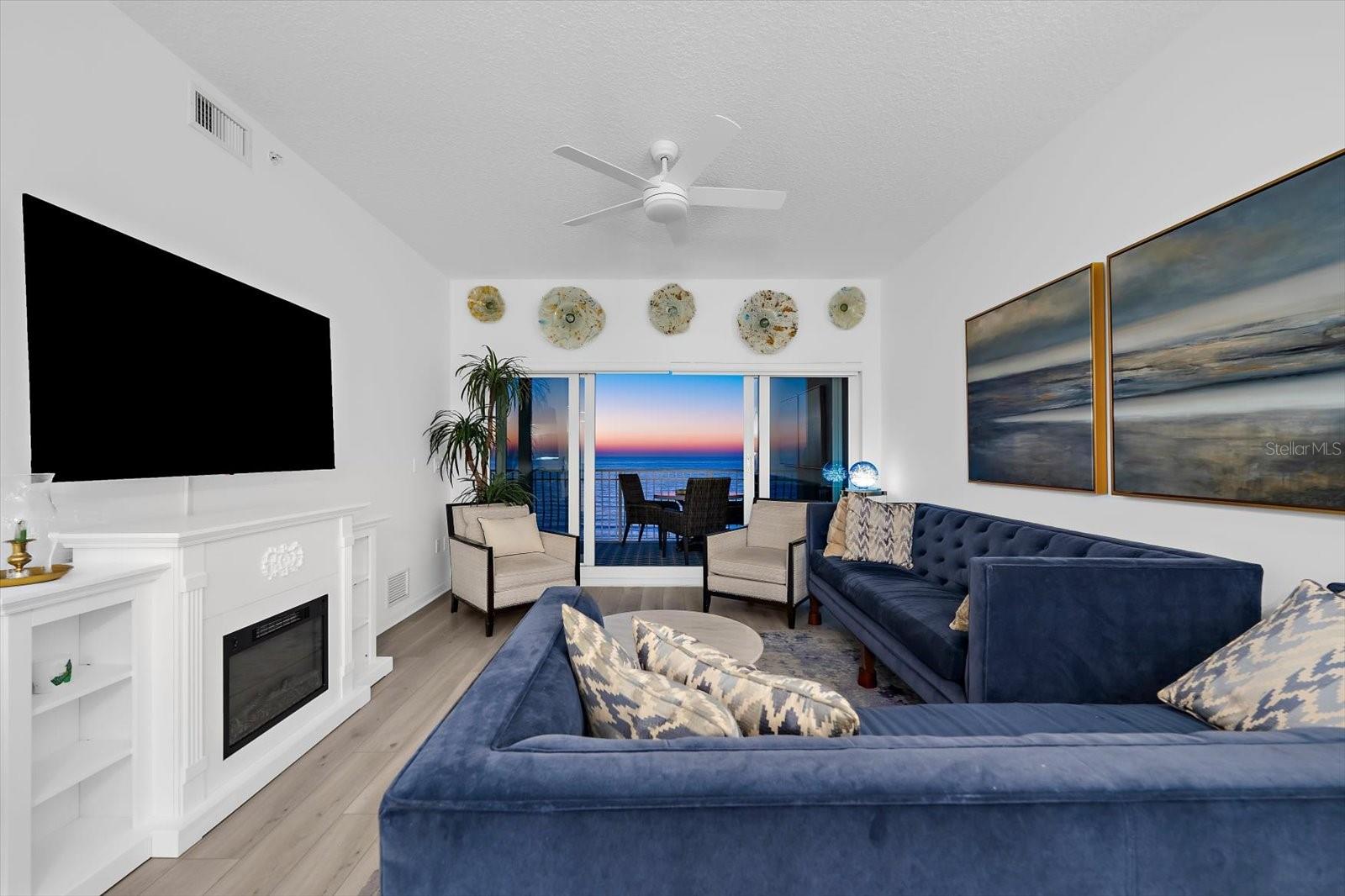 LA VISTANA CONDO - Residential