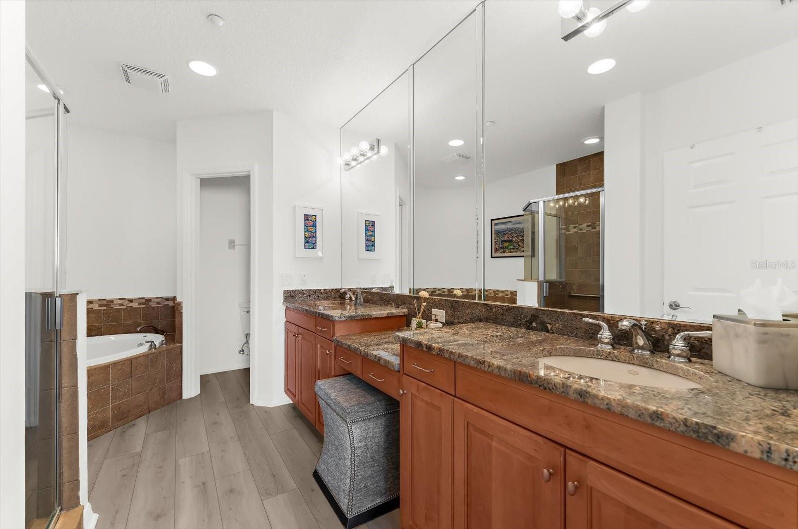 LA VISTANA CONDO - Residential