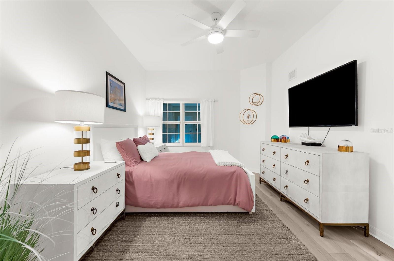 LA VISTANA CONDO - Residential