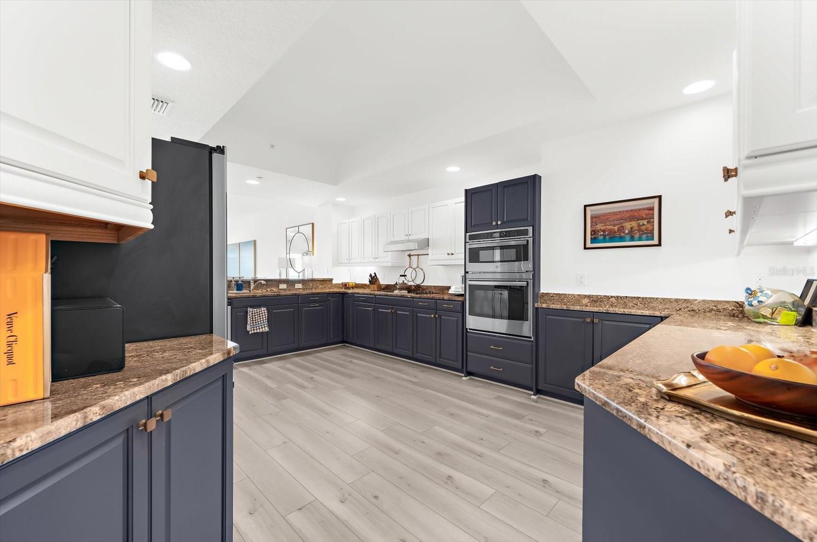 LA VISTANA CONDO - Residential