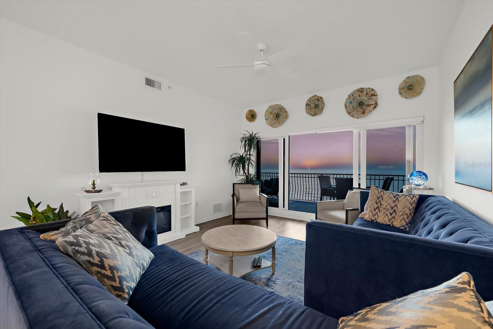 LA VISTANA CONDO - Residential