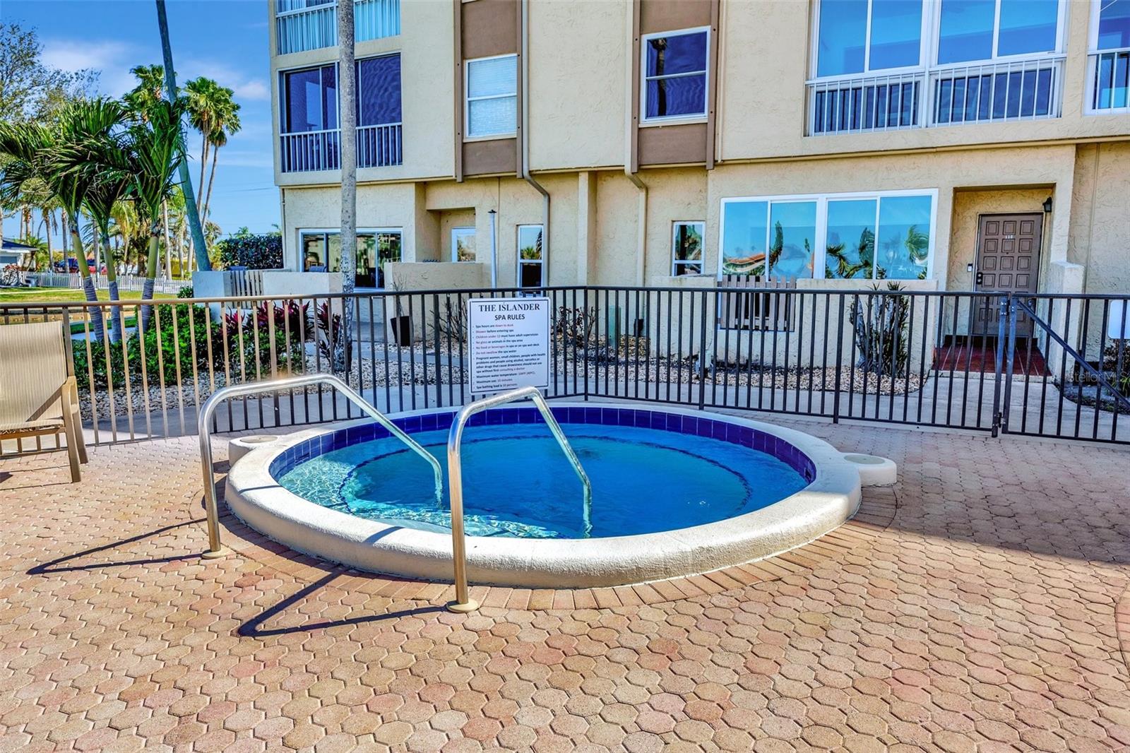 ISLANDER THE CONDO - Residential