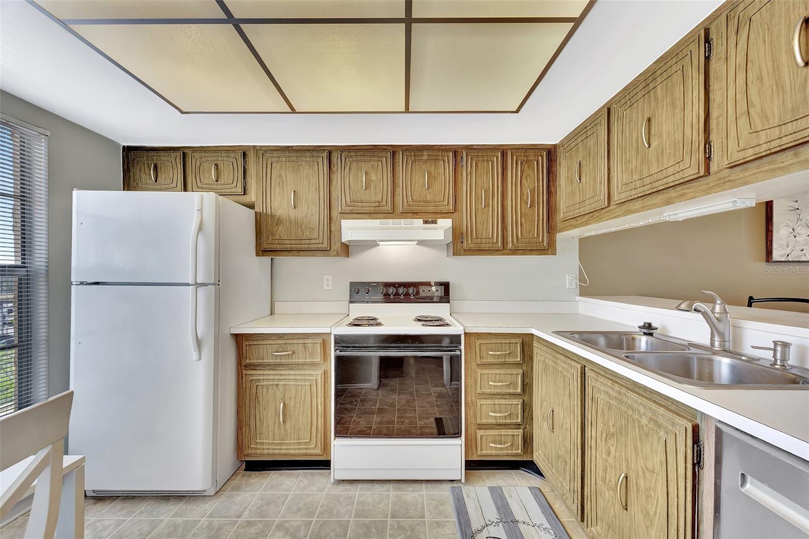 ISLANDER THE CONDO - Residential