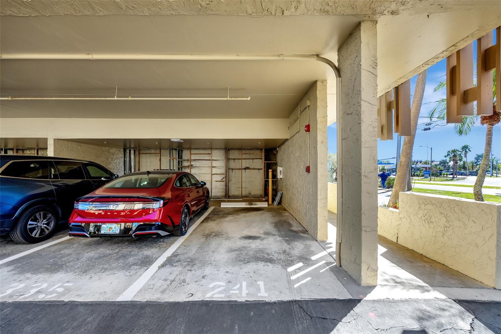 ISLANDER THE CONDO - Residential