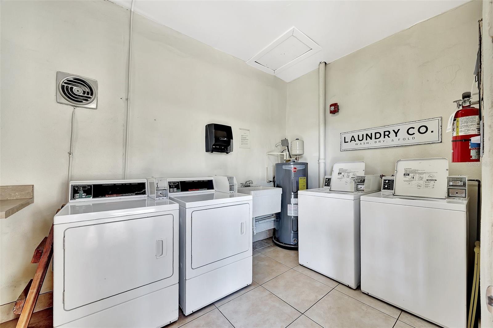 ISLANDER THE CONDO - Residential