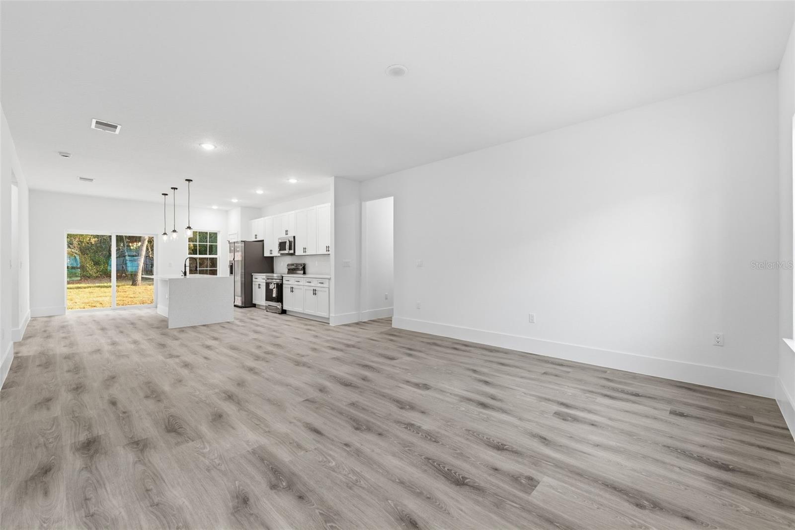 CITRUS SPGS UNIT 09 - Residential Lease