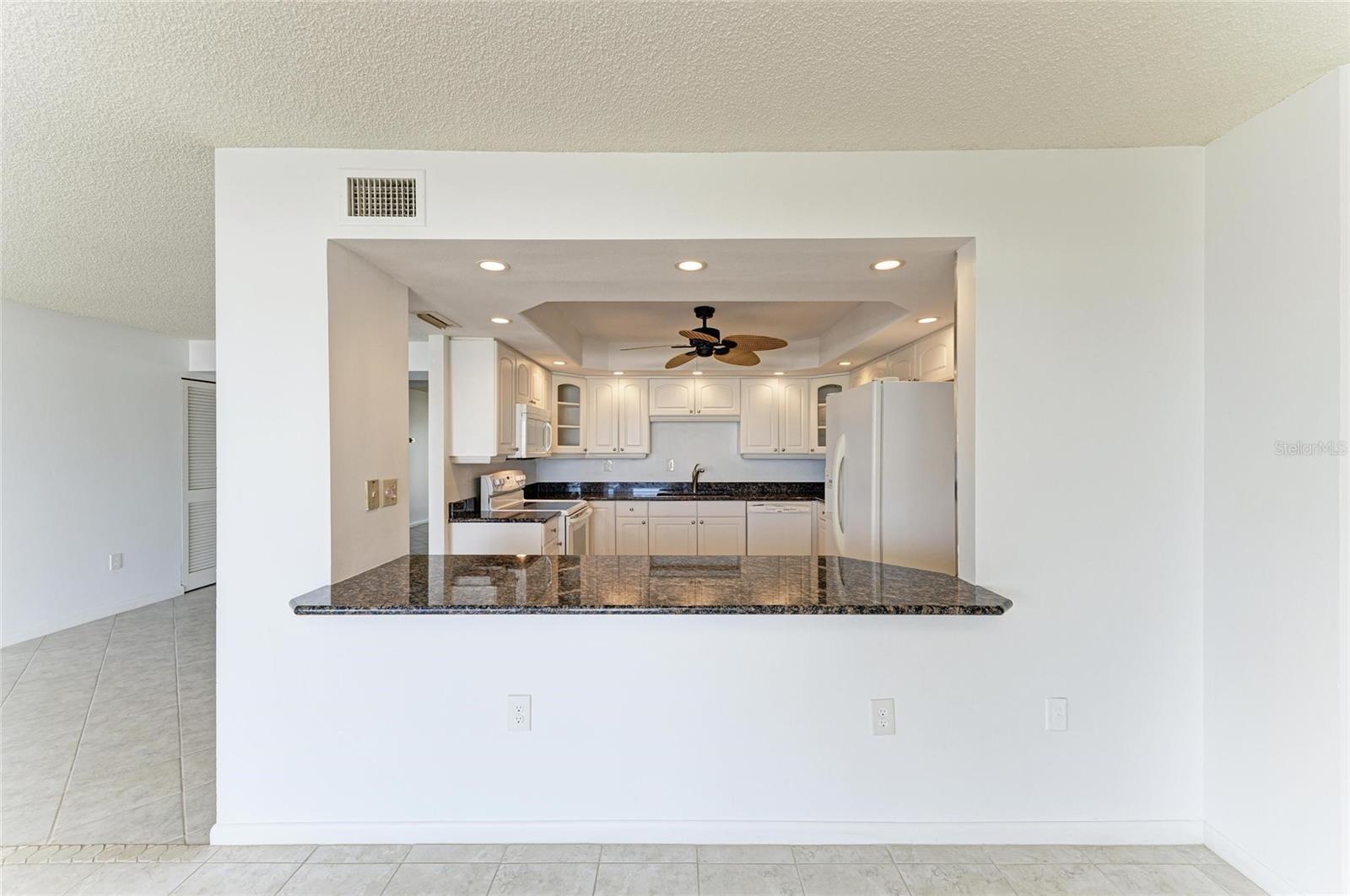 ST ARMAND TOWERS - Residential