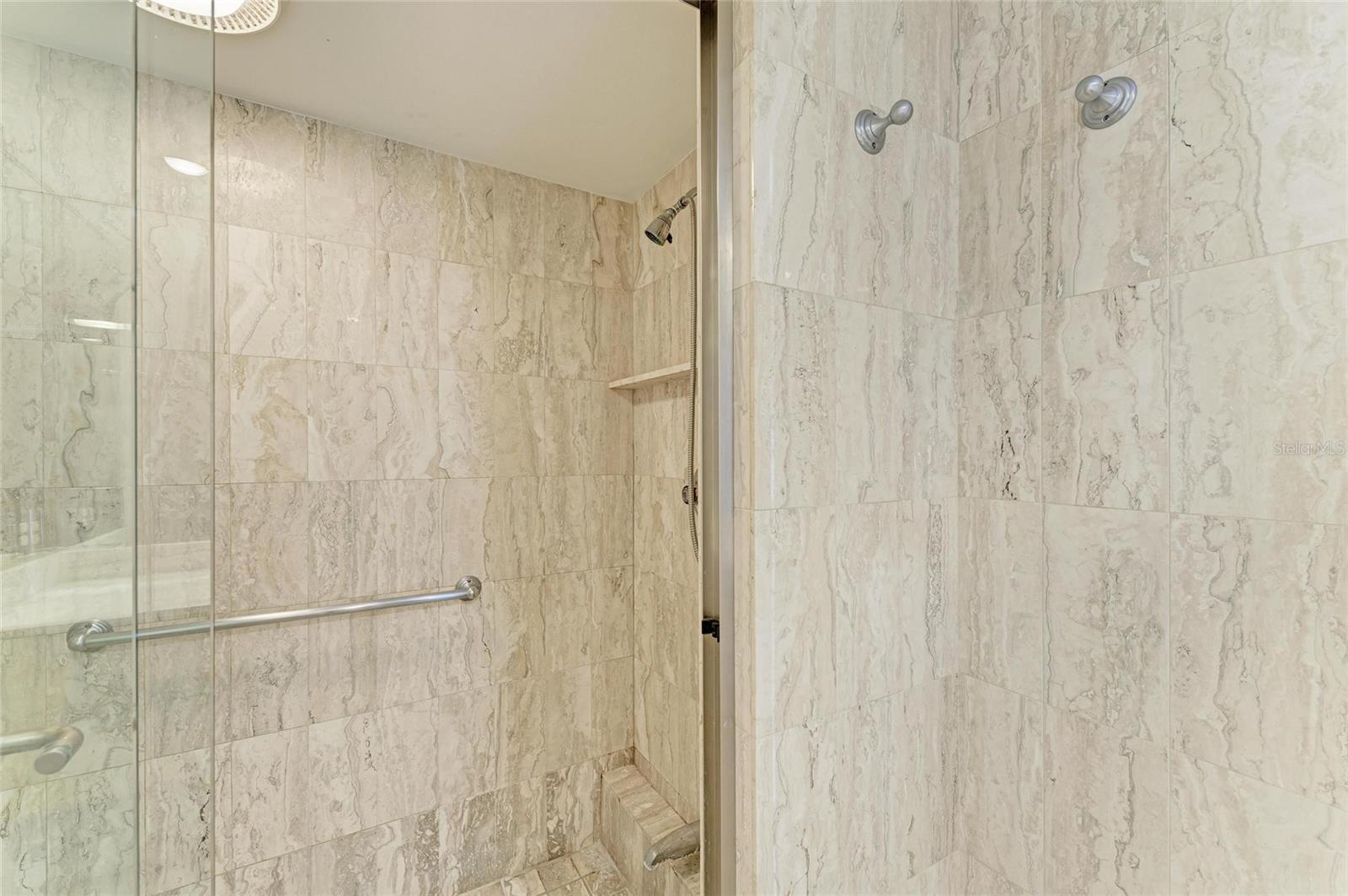 ST ARMAND TOWERS - Residential