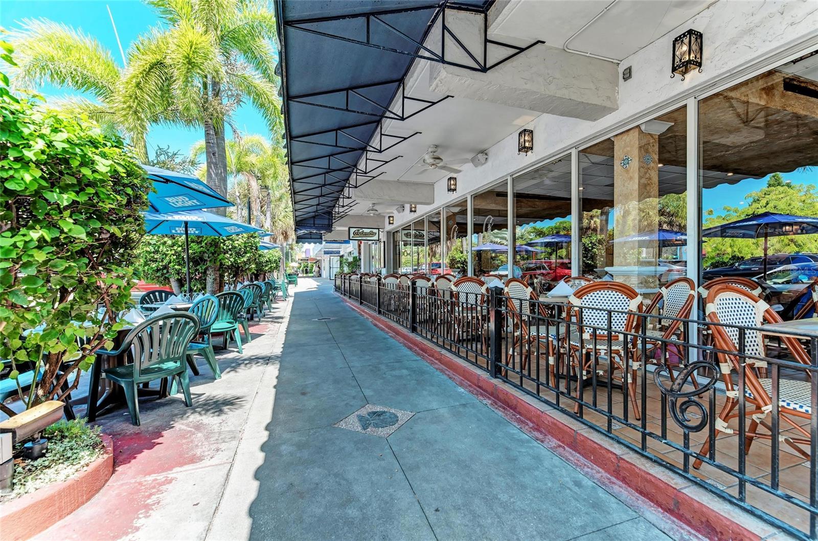 ST ARMAND TOWERS - Residential