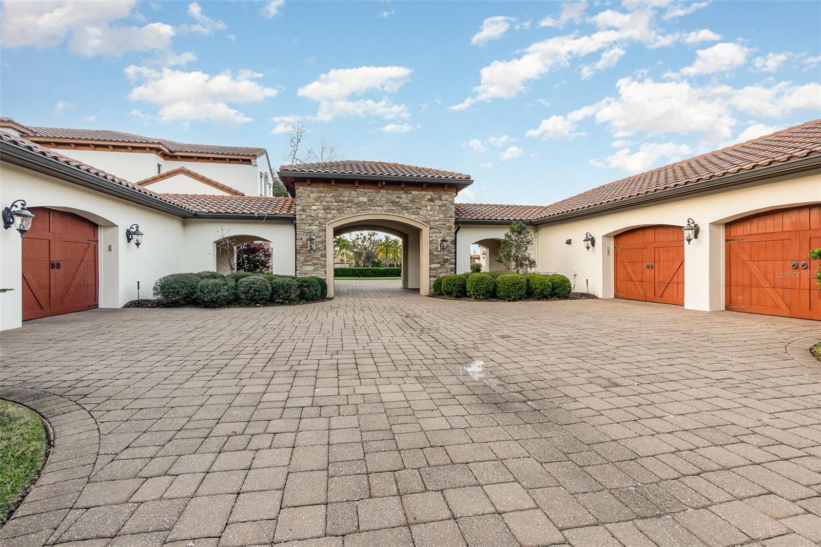 BELLANONA GRANDE ESTATES - Residential