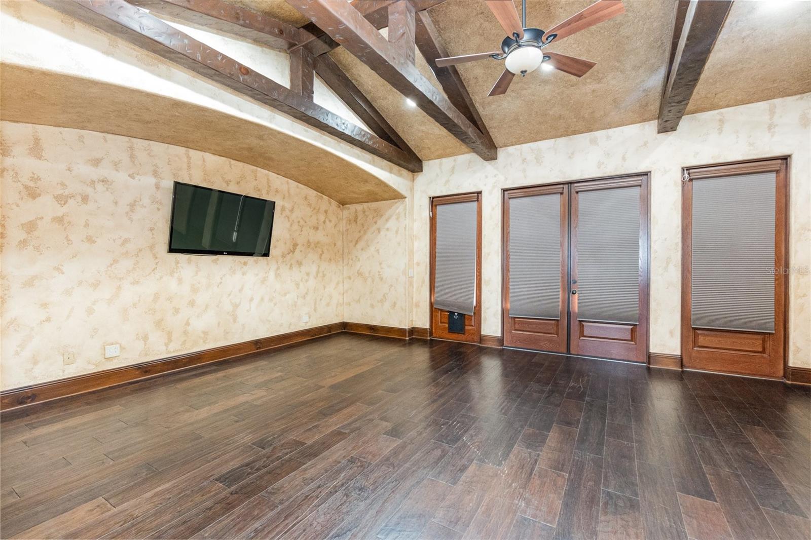 BELLANONA GRANDE ESTATES - Residential