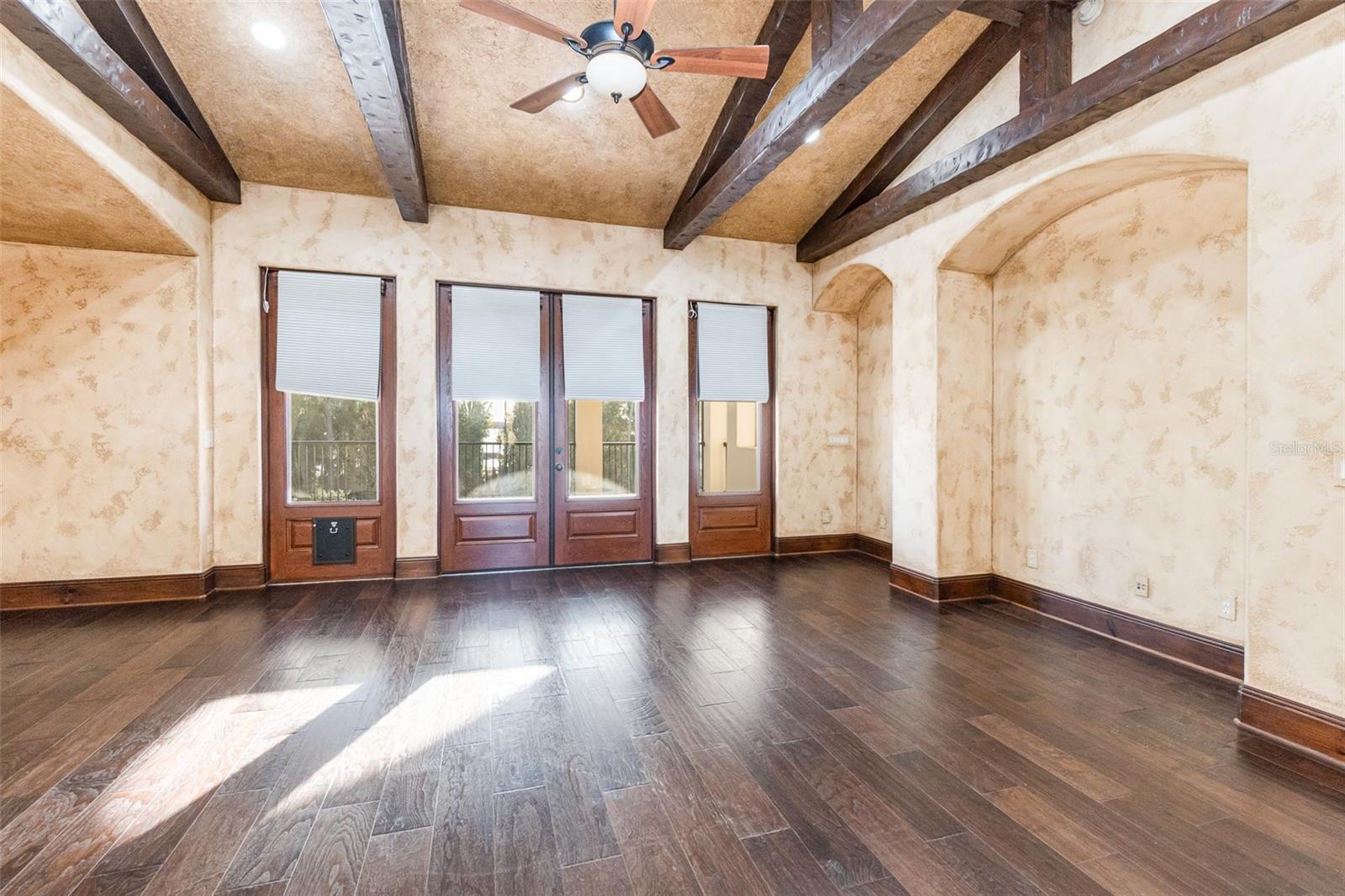 BELLANONA GRANDE ESTATES - Residential