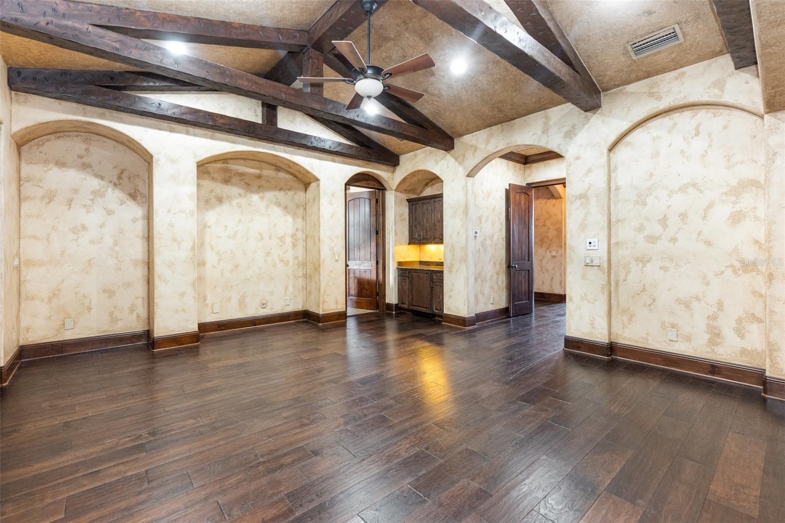 BELLANONA GRANDE ESTATES - Residential