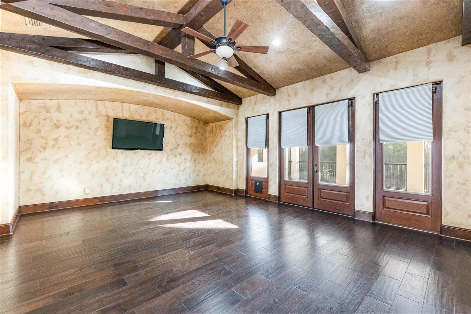 BELLANONA GRANDE ESTATES - Residential