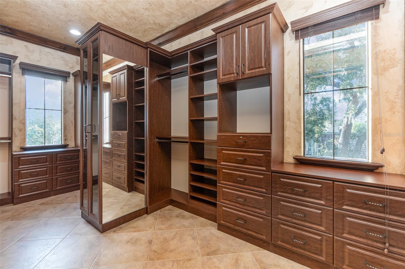 BELLANONA GRANDE ESTATES - Residential