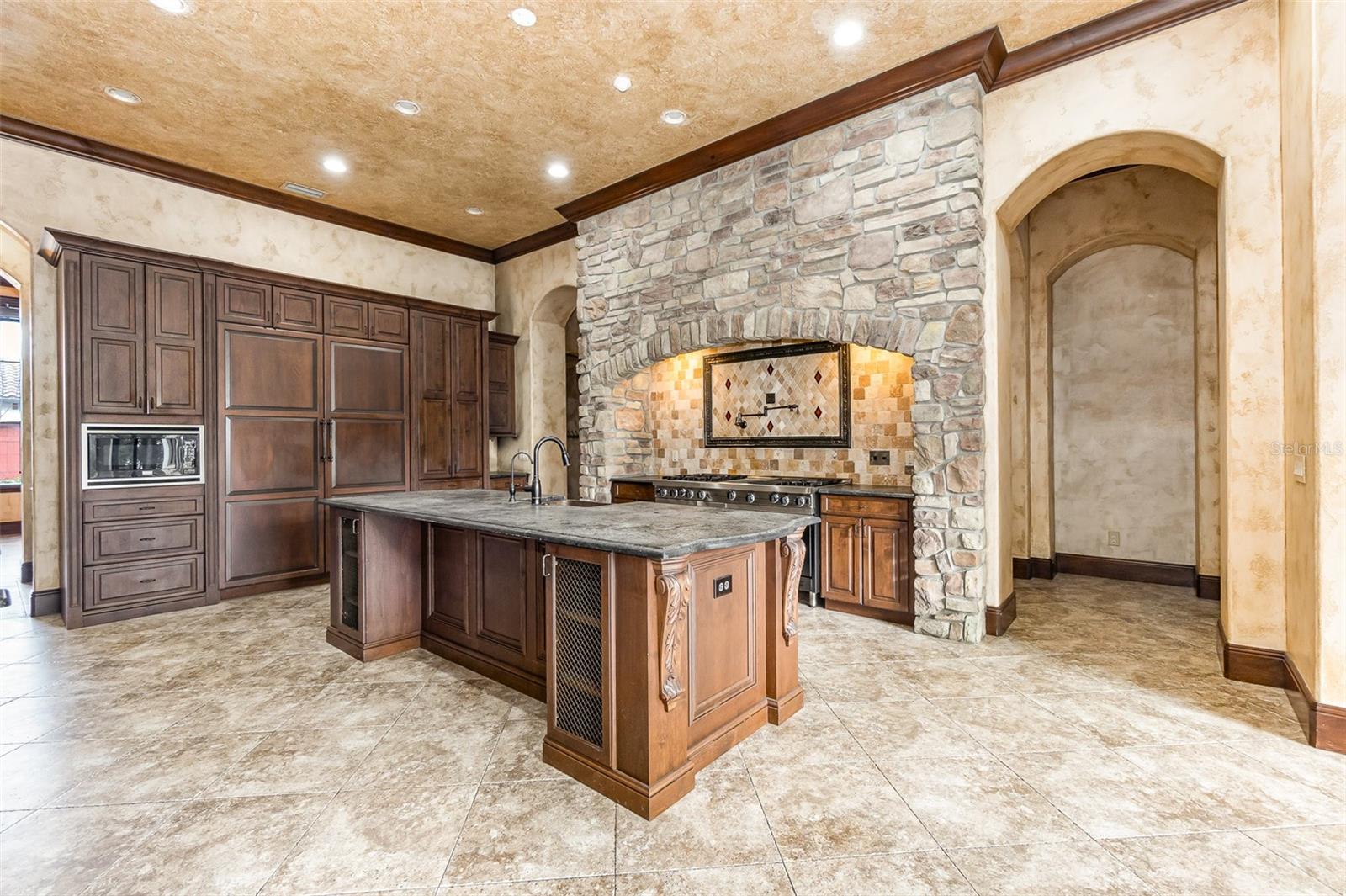 BELLANONA GRANDE ESTATES - Residential