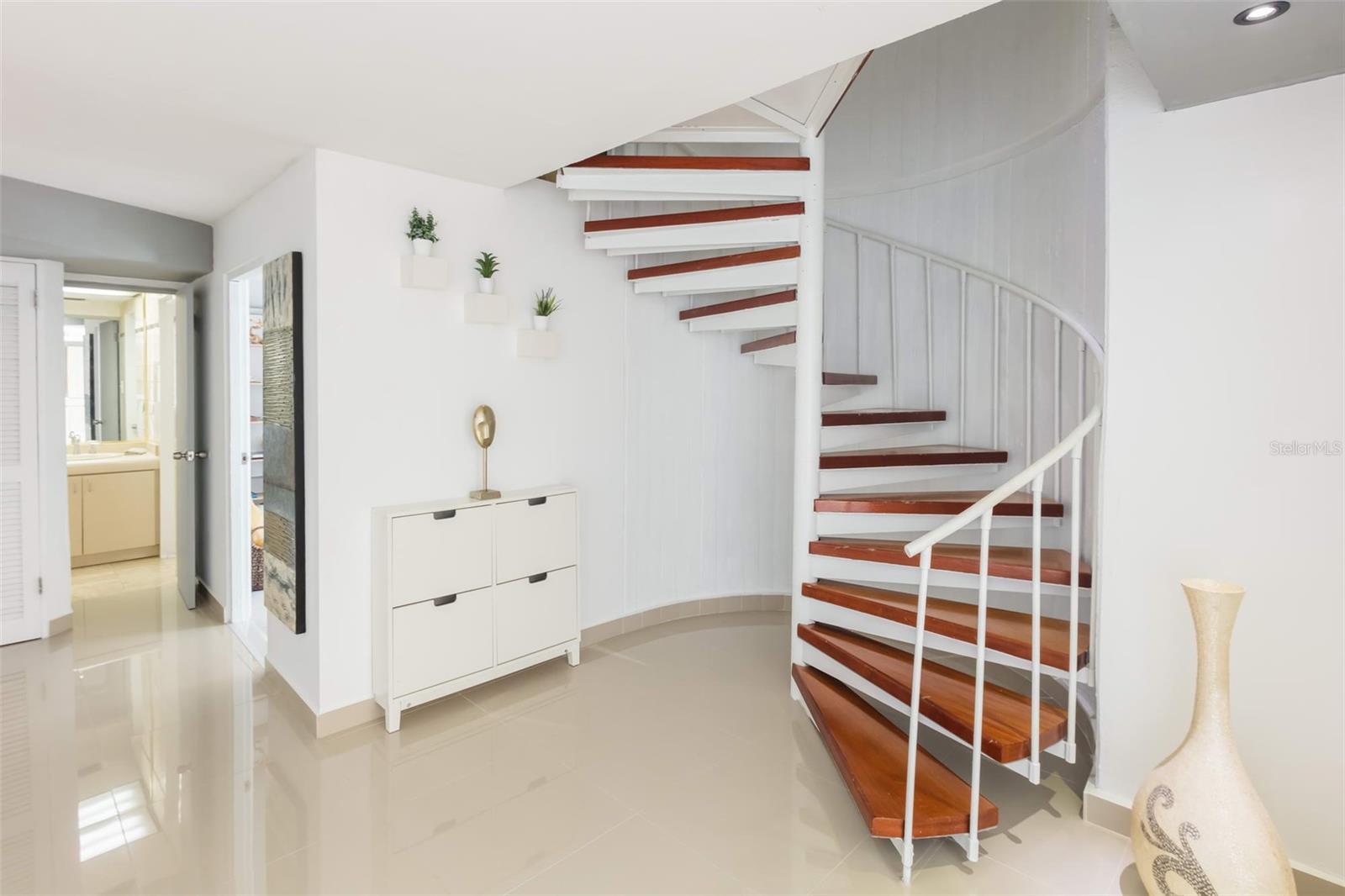 COBIAN'S PLAZA - Residential