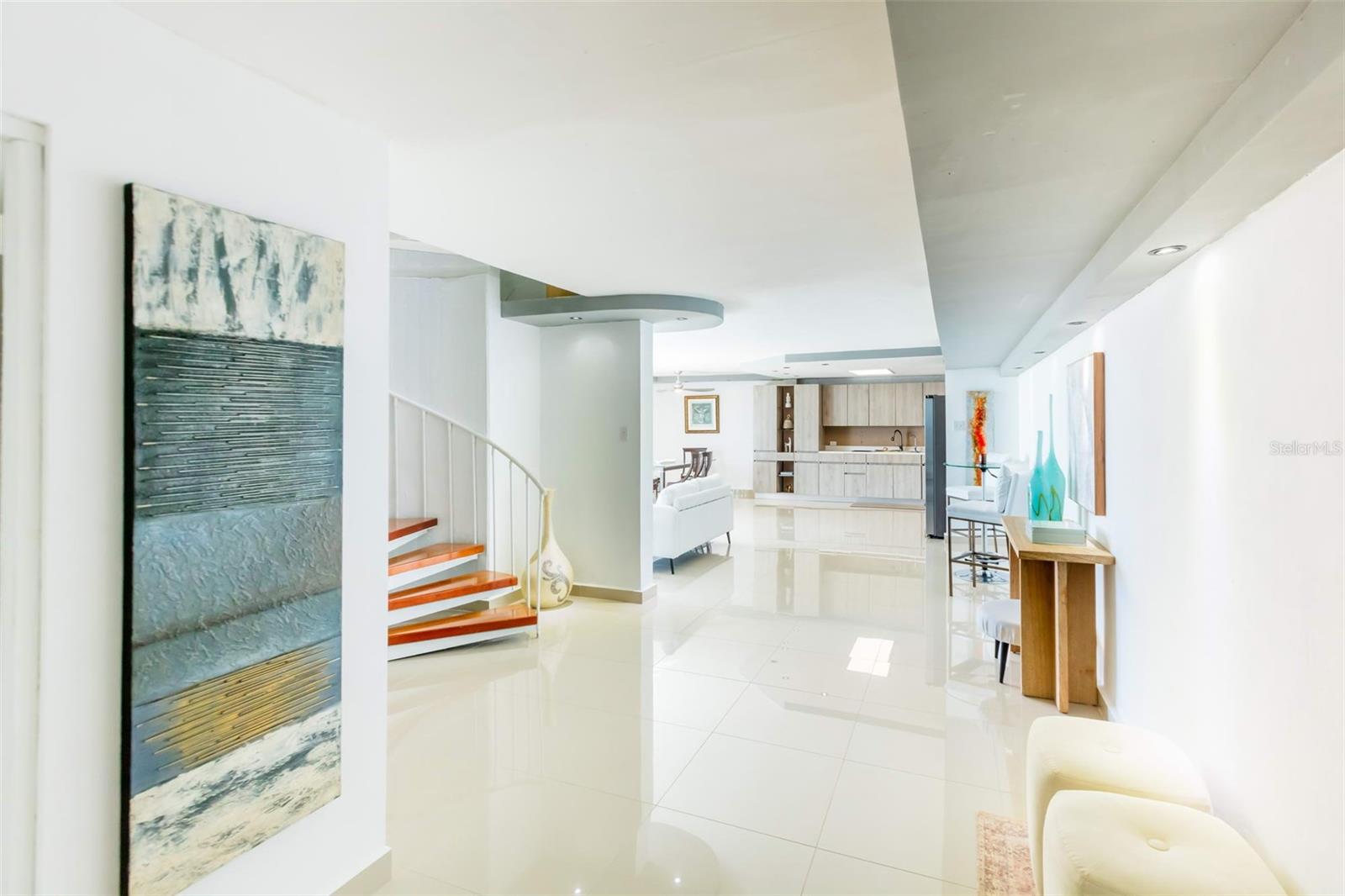 COBIAN'S PLAZA - Residential