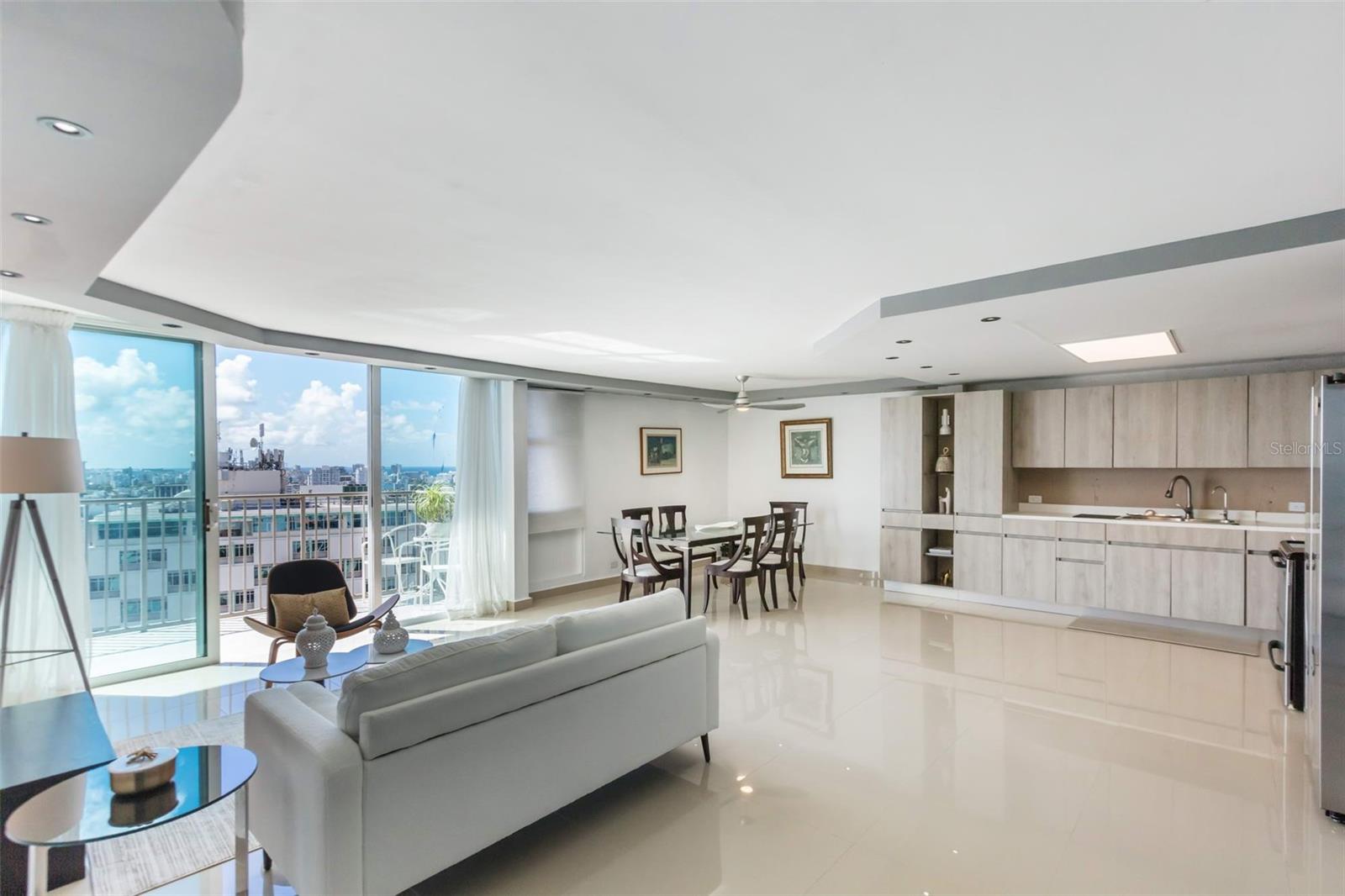 COBIAN'S PLAZA - Residential