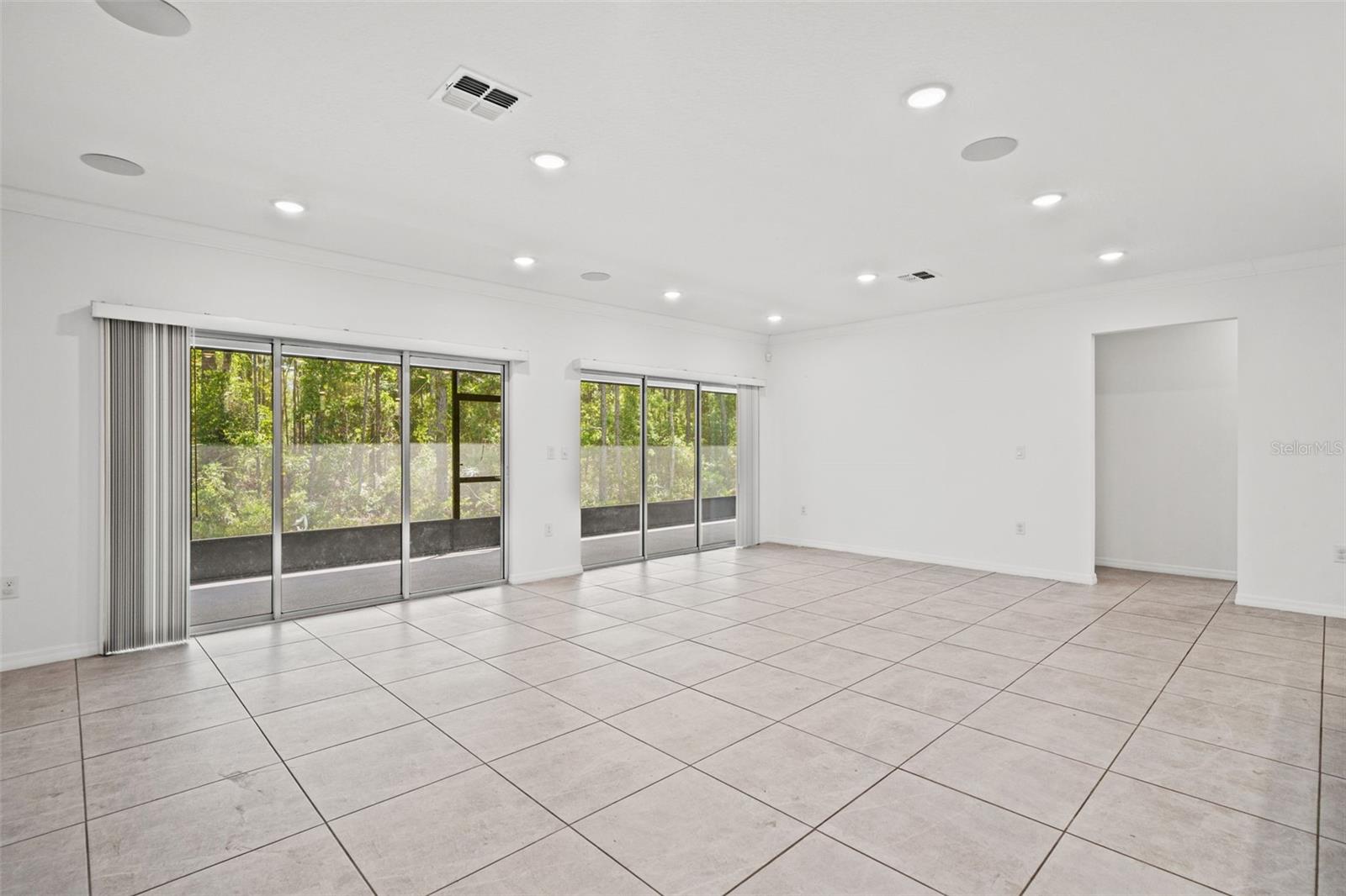 ROYAL HIGHLANDS - Residential