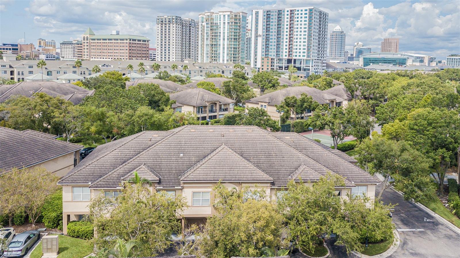 Location is everything with this 815 sq ft Open floor plan, one bedrooms, one bathrooms, one car garage condo on picturesque Harbour Island.
This guard gated Island Walk neighborhood is lushly landscaped with a private community pool, hottub, 2 tennis courts, fitness center and
clubhouse. So many updates such as Newly installed vinyl flooring, New Paint, Wood cabinets, Quartz countertops, Large cooking island, New
appliances, remodeled bathroom, vaulted ceilings. Relax in the family room and kitchen space which will make entertaining a breeze. The
primary bedroom is spacious and features a large walk in closet with. Beautiful bathroom shower enclosure with decorative tile throughout.
Washer and Dryer are located in the garage for convenience. Harbour Island is convenient to Downtown Tampa, Amelie Arena, The Tampa
Riverwalk, Sparkman Wharf, Water Street, Historic Ybor City, The Selman Expressway, I-275, I-75 and I-4. $50 Background/credit check for each adult on lease. Household income must be a minimum of $8000 / month or a Minimum of $98,000 annually to apply. Deposit is First month and Security Deposit. Renters insurance is required.