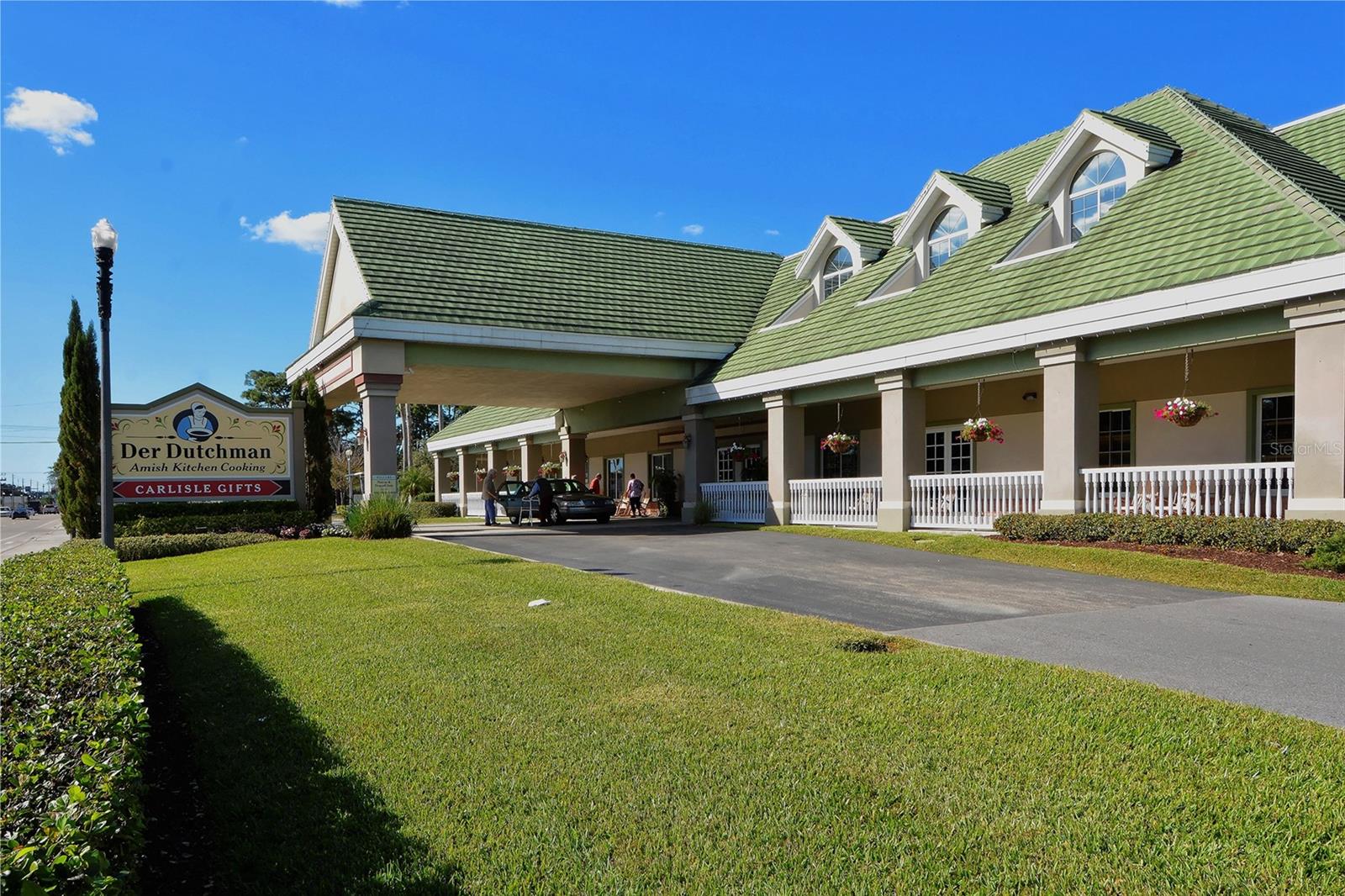 VILLAGE GREEN FOREST LAKE 14 - Residential