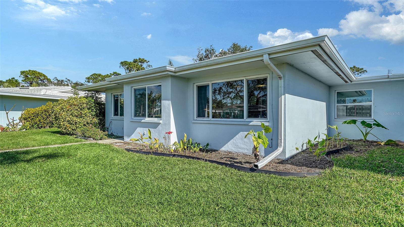 VILLAGE GREEN FOREST LAKE 14 - Residential