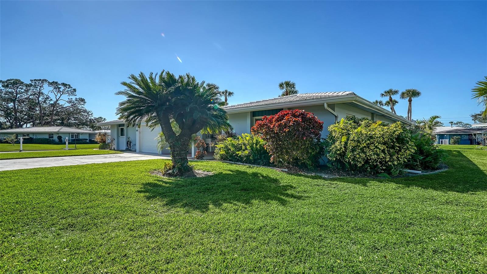 VILLAGE GREEN FOREST LAKE 14 - Residential