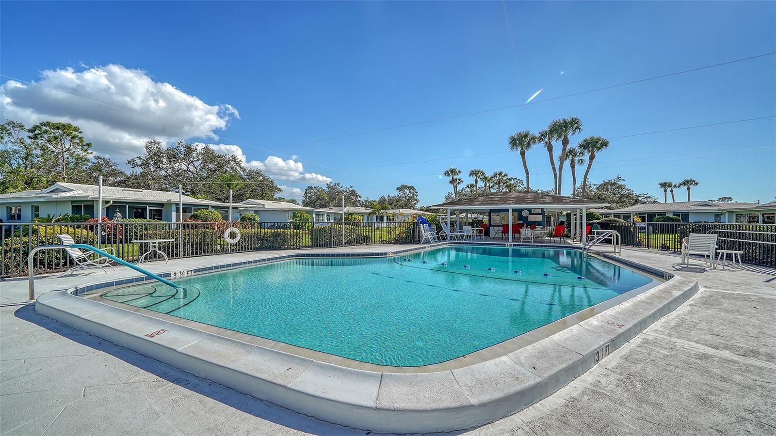 VILLAGE GREEN FOREST LAKE 14 - Residential