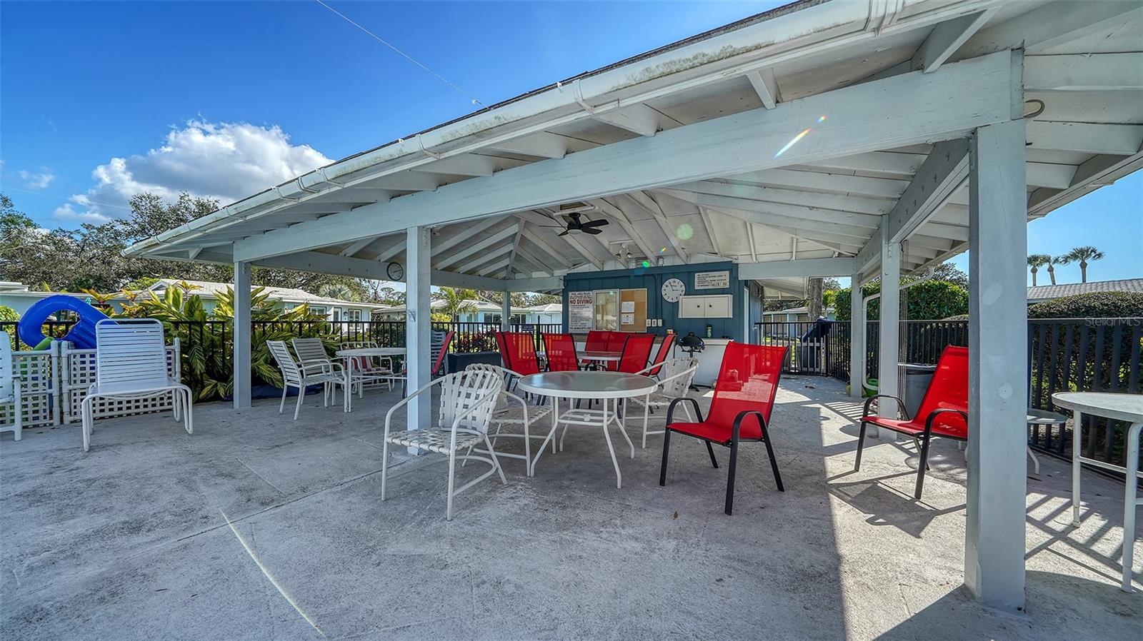 VILLAGE GREEN FOREST LAKE 14 - Residential