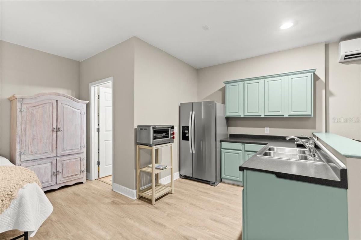 CANOVA H L - Residential