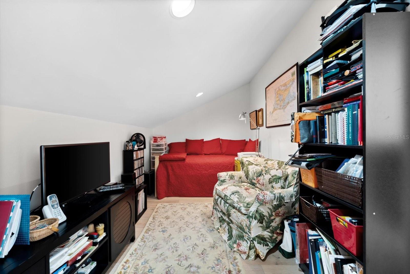 TIDY ISLAND PH II - Residential