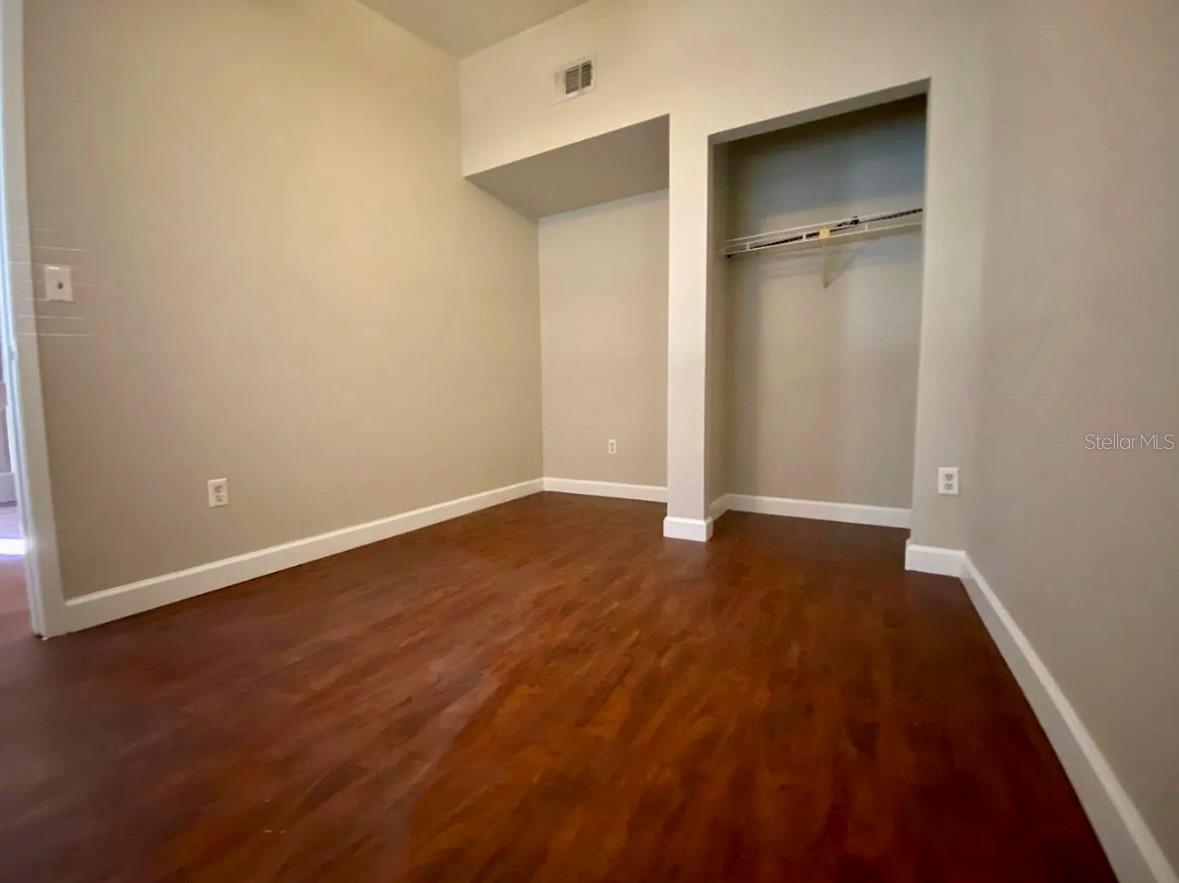 TOWER OAKS MANOR - Residential