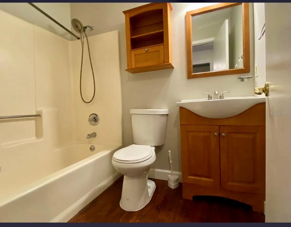 TOWER OAKS MANOR - Residential