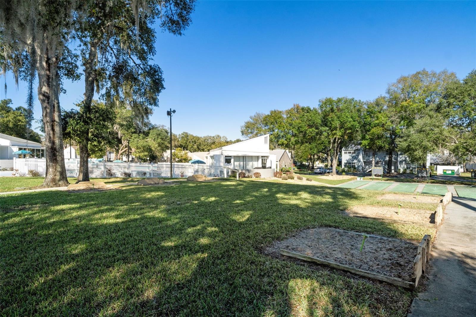 ROYAL OAKS - Residential