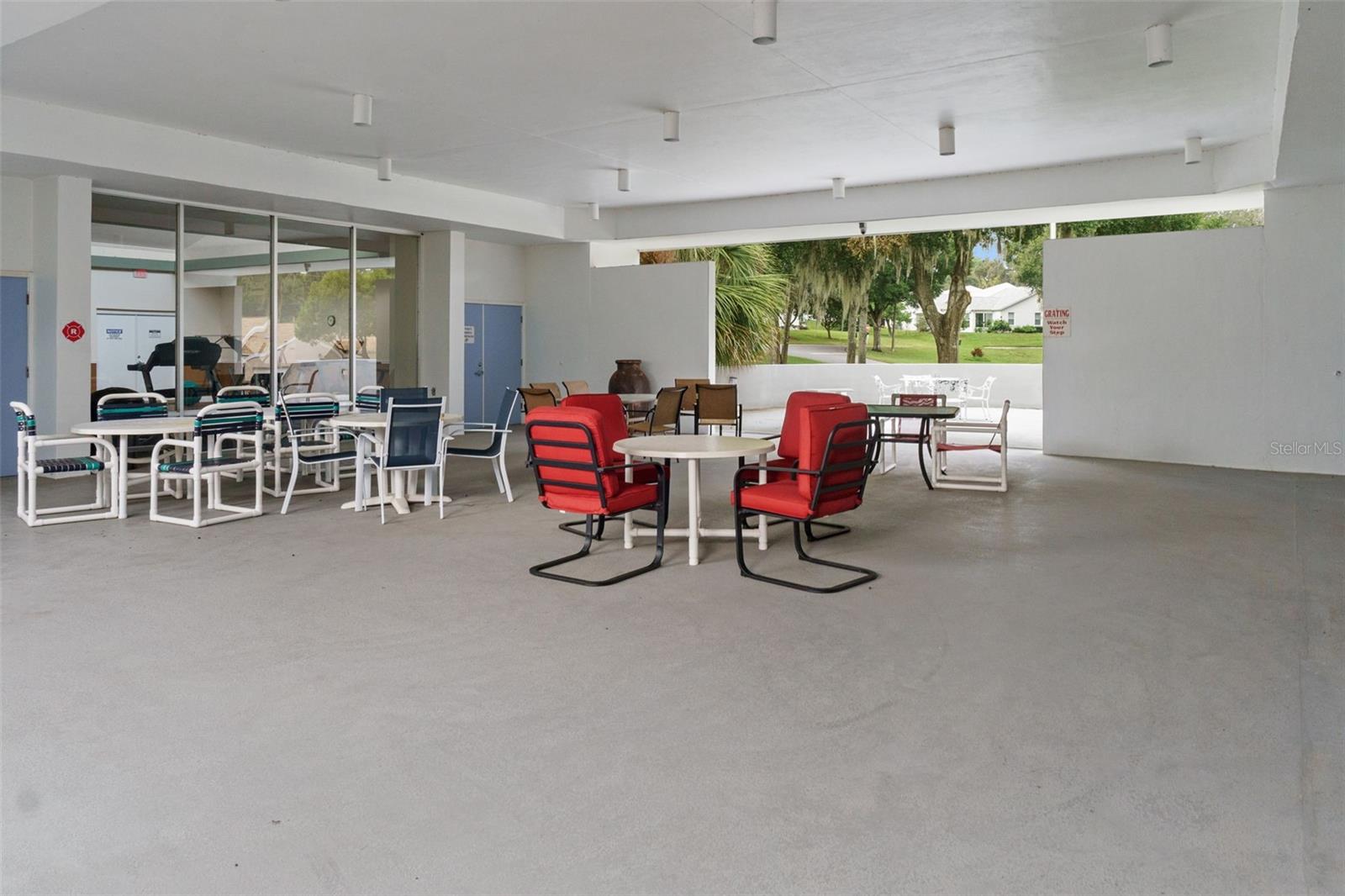 ROYAL OAKS - Residential