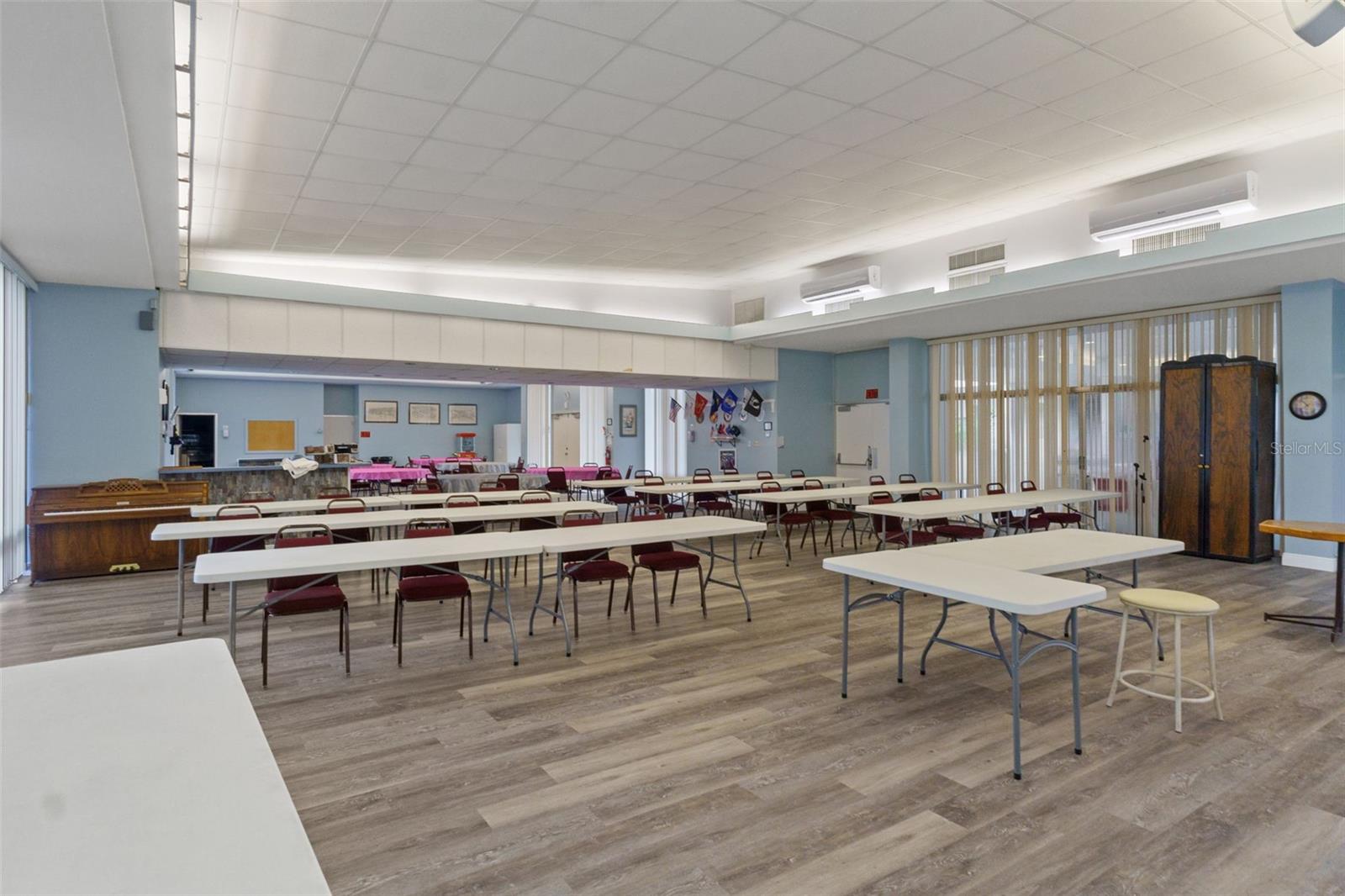 ROYAL OAKS - Residential