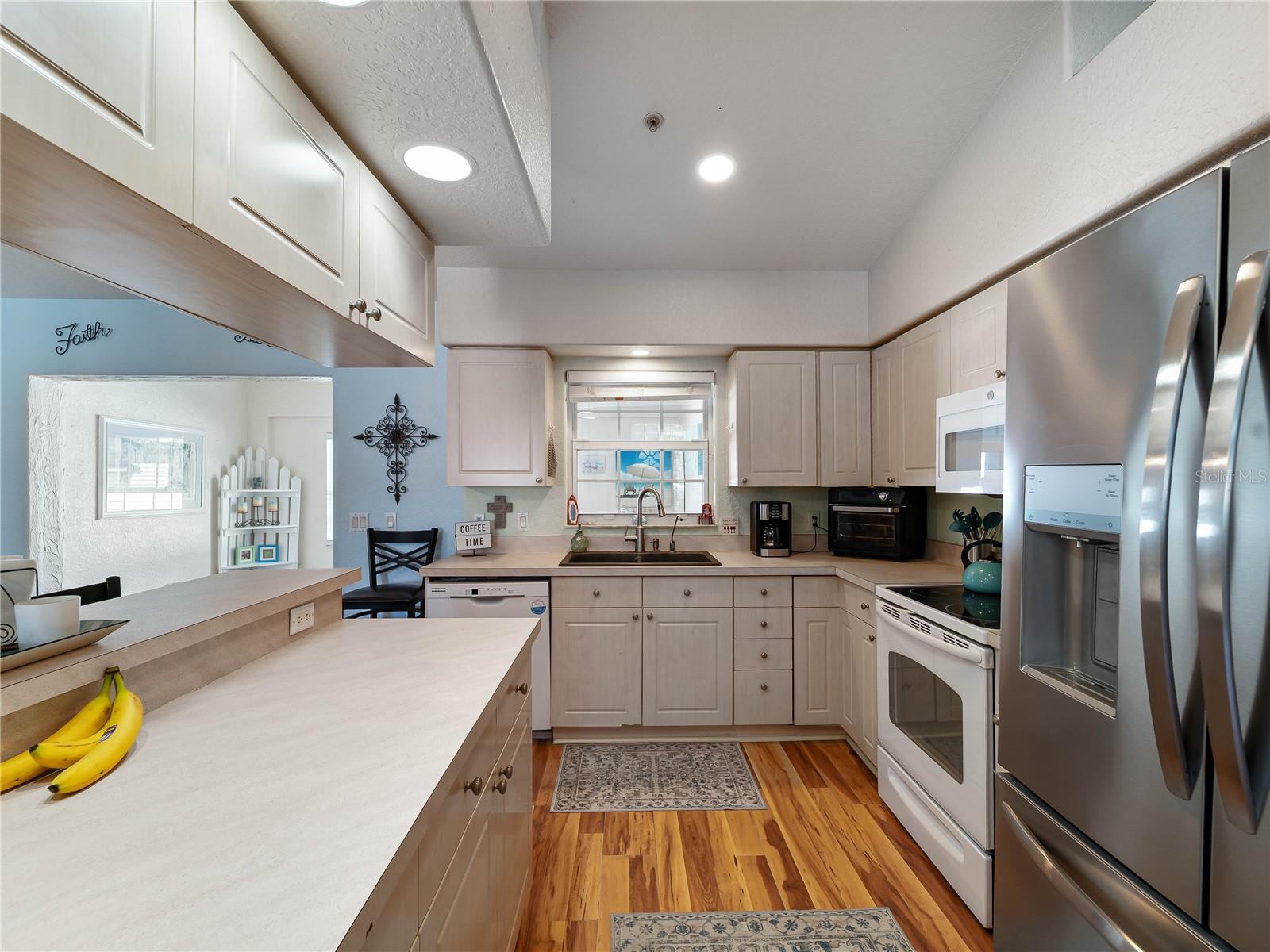 SOUTH VENICE - Residential