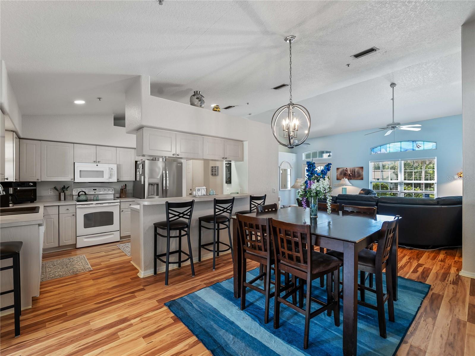 SOUTH VENICE - Residential