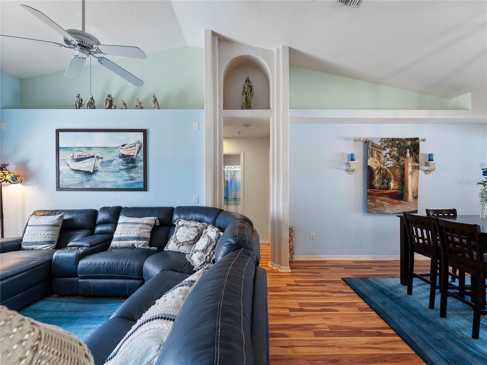 SOUTH VENICE - Residential