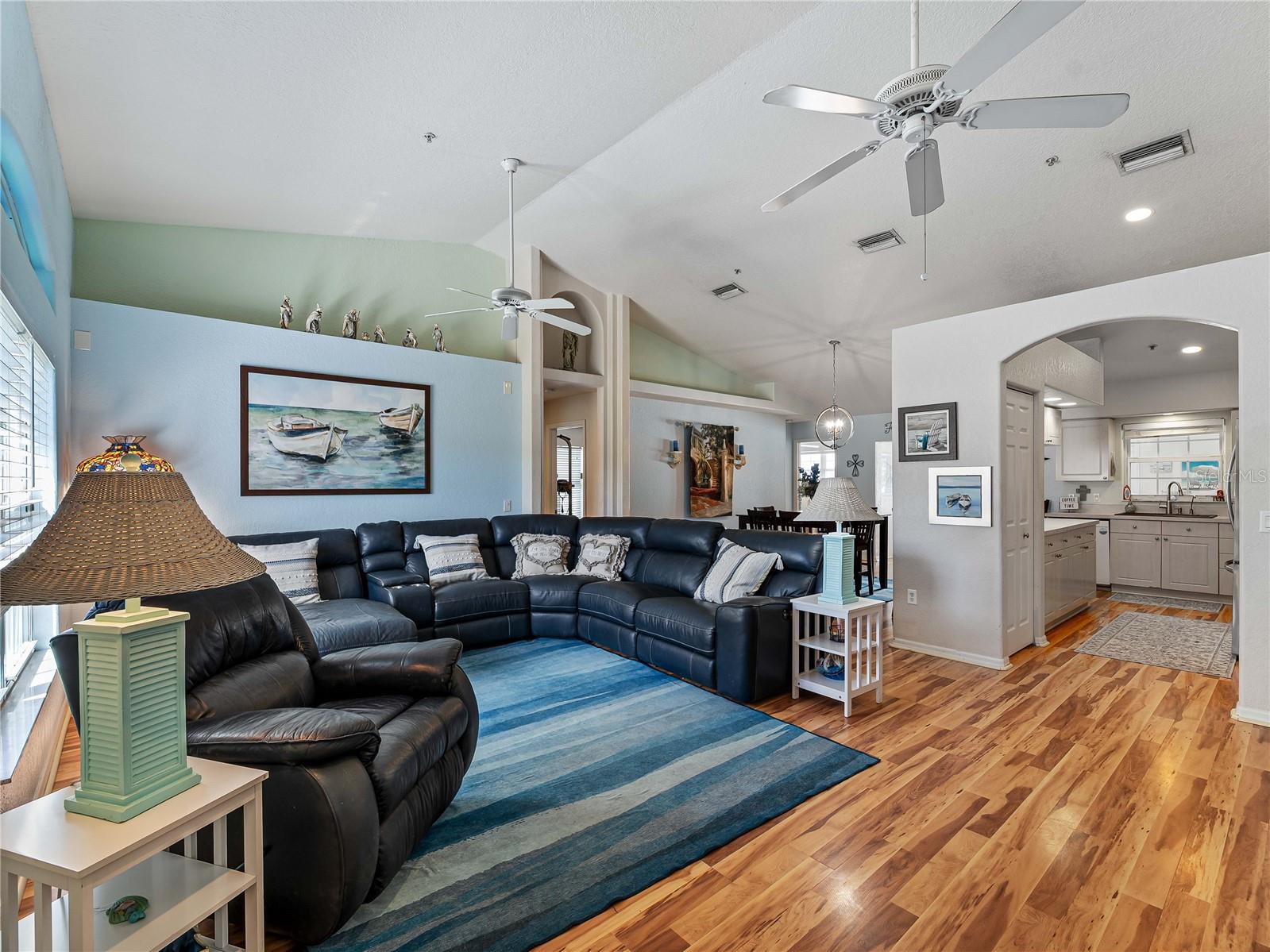 SOUTH VENICE - Residential