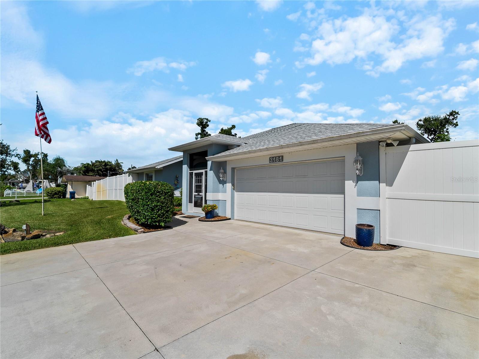 SOUTH VENICE - Residential