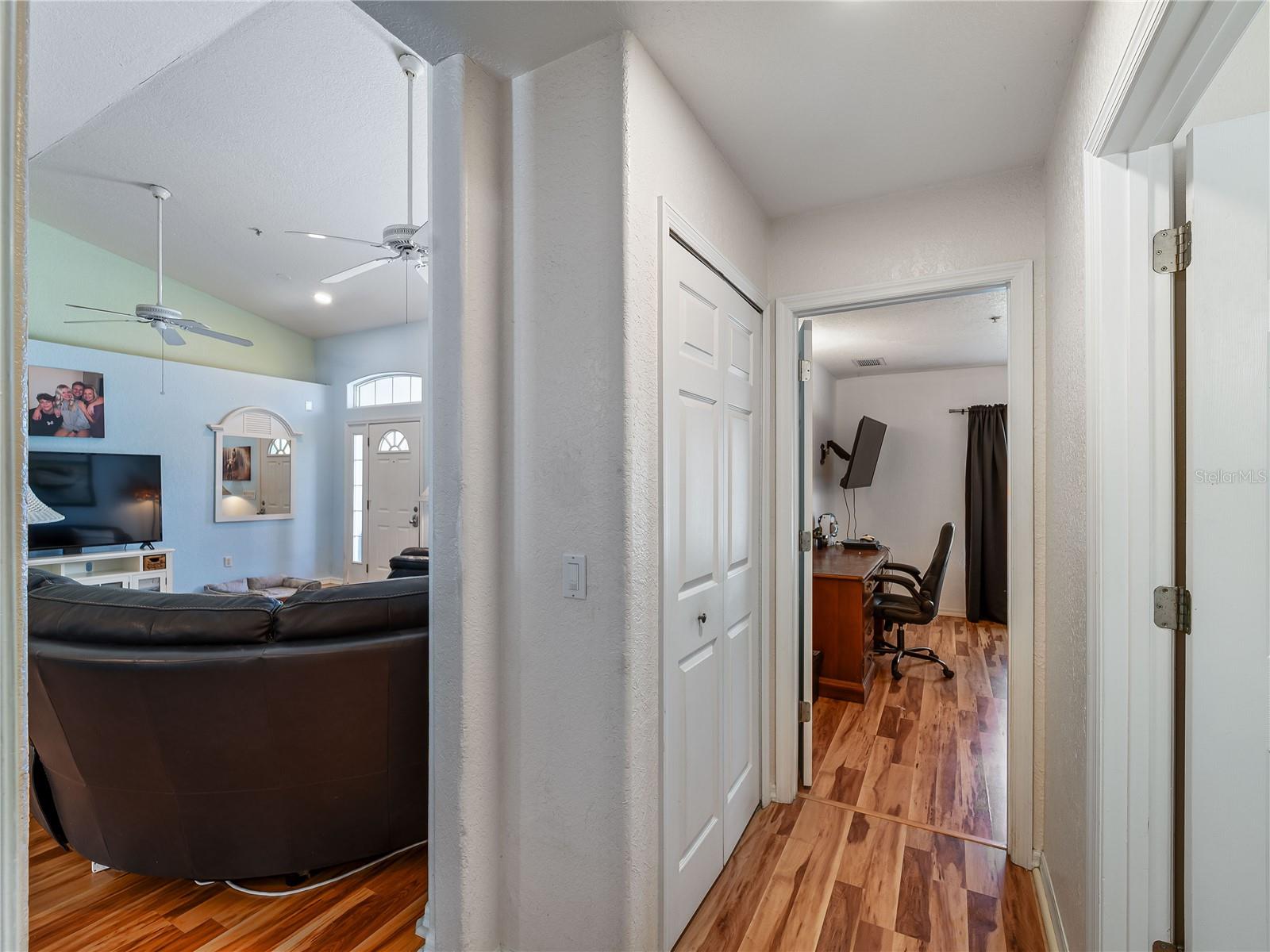 SOUTH VENICE - Residential