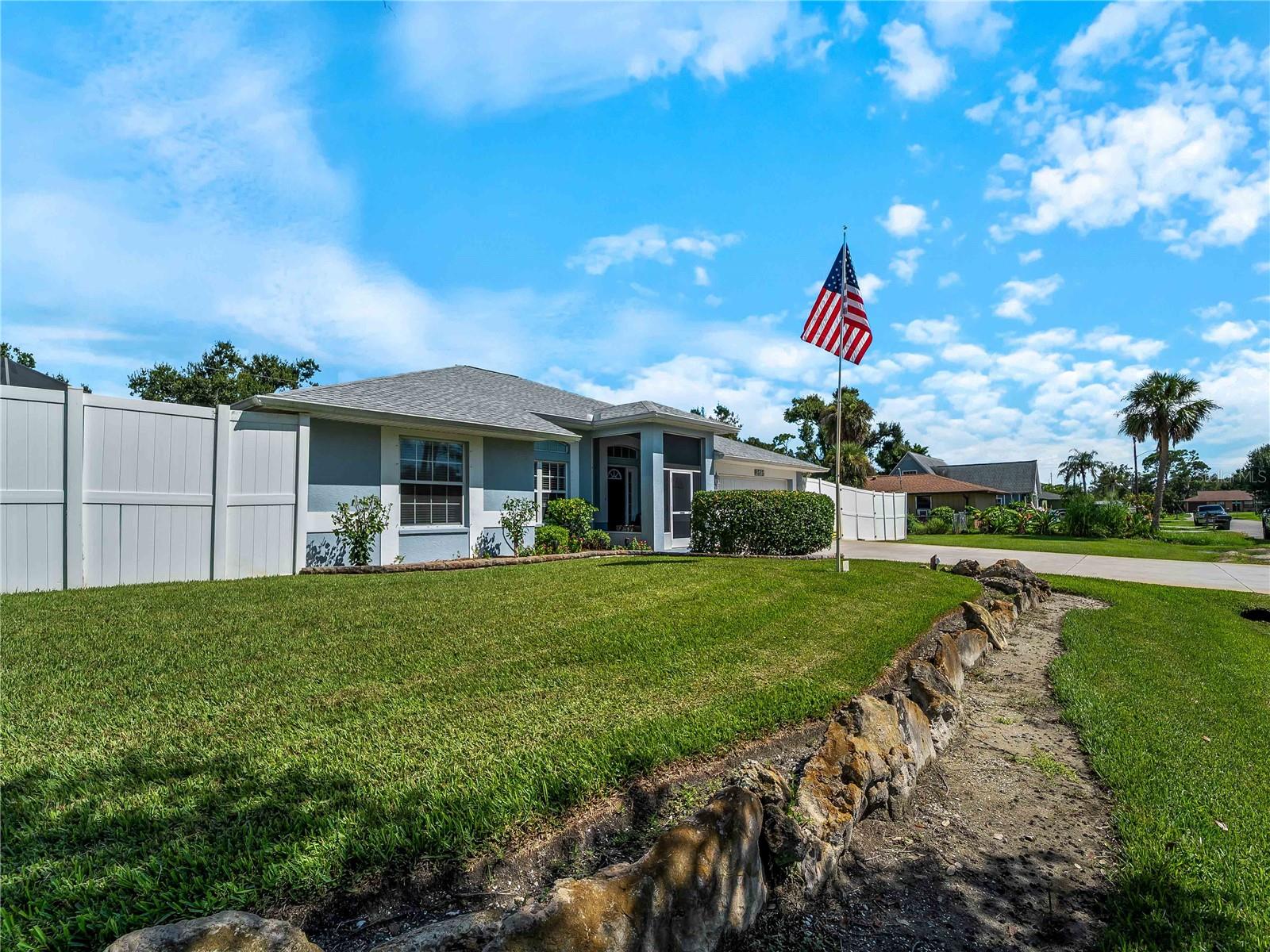 SOUTH VENICE - Residential