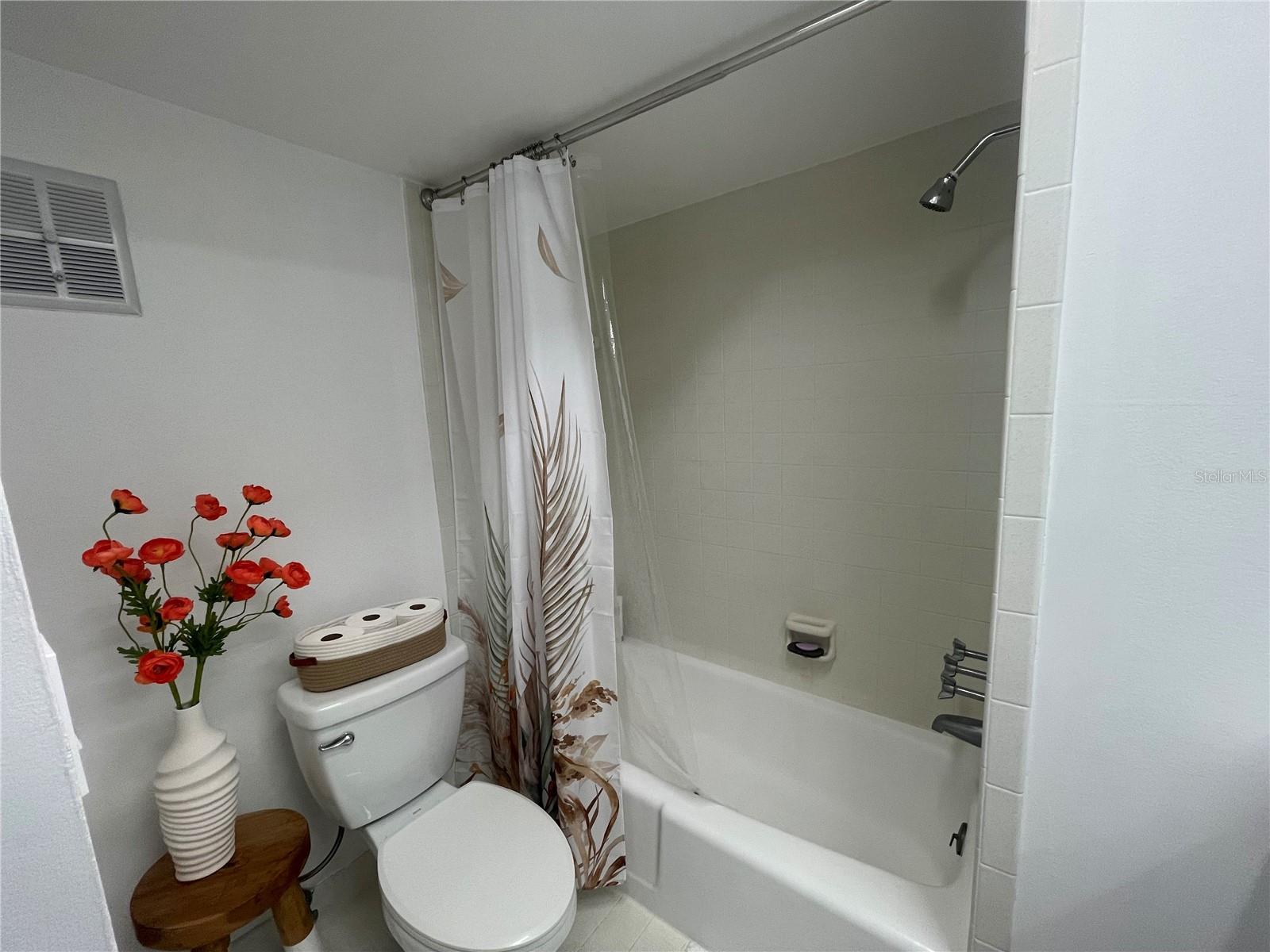 CHALET-ON-THE-LAKE CONDO - Residential