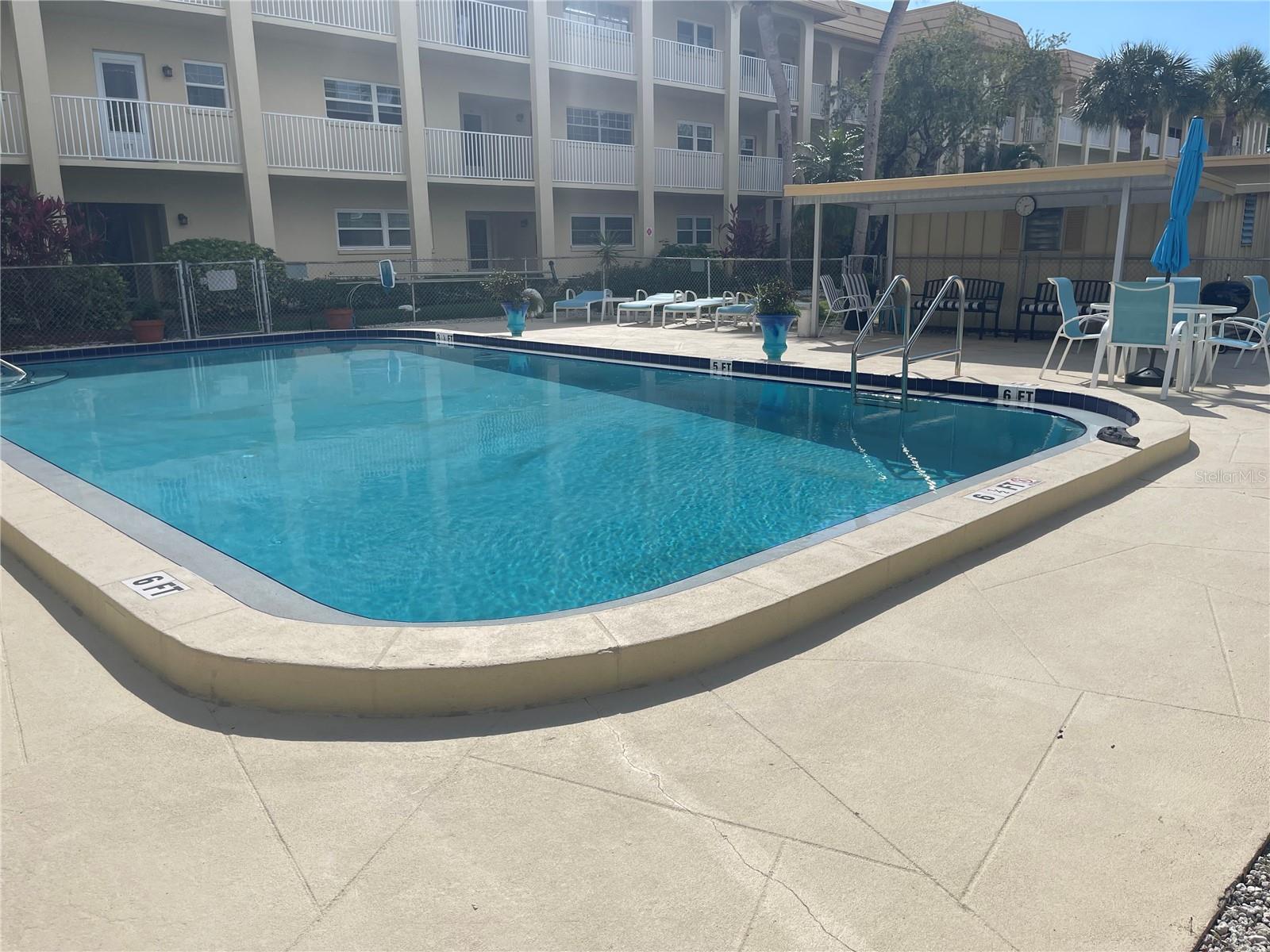 CHALET-ON-THE-LAKE CONDO - Residential