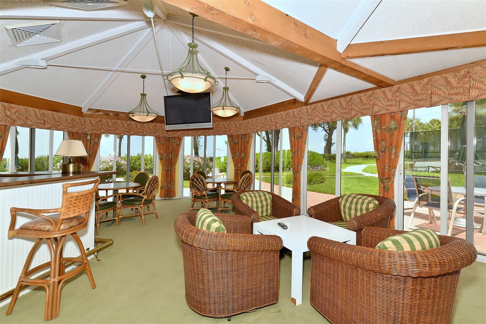 CLUB LONGBOAT BEACH & TENNIS - Residential