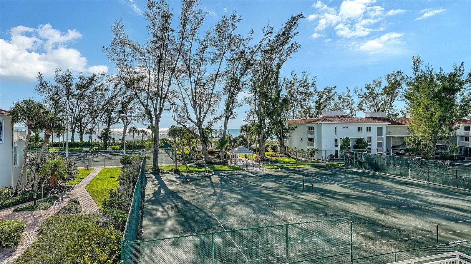 CLUB LONGBOAT BEACH & TENNIS - Residential