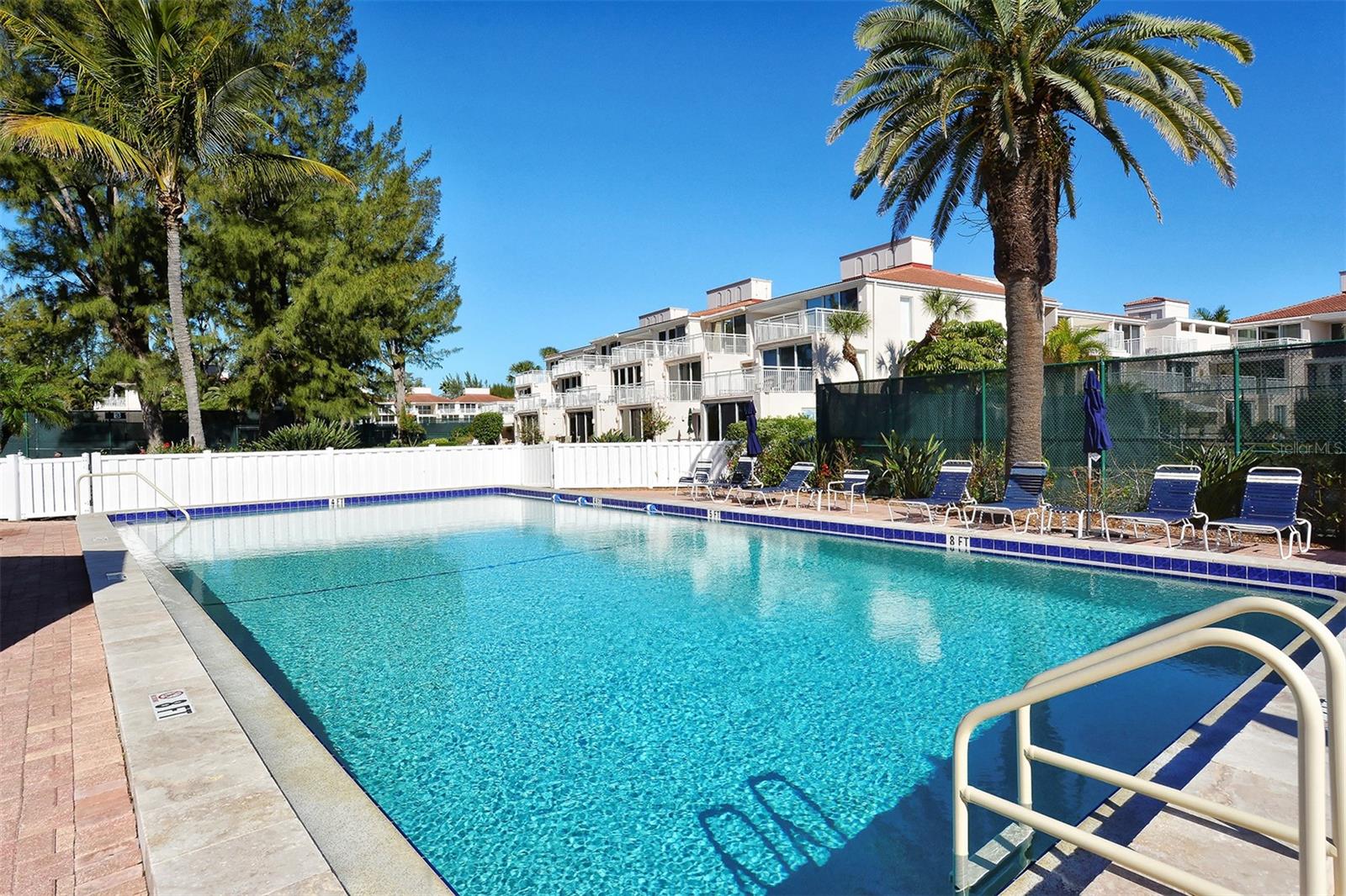 CLUB LONGBOAT BEACH & TENNIS - Residential