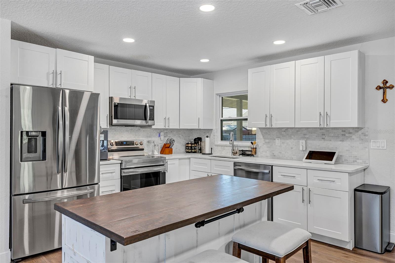 WEKIWA HILLS - Residential